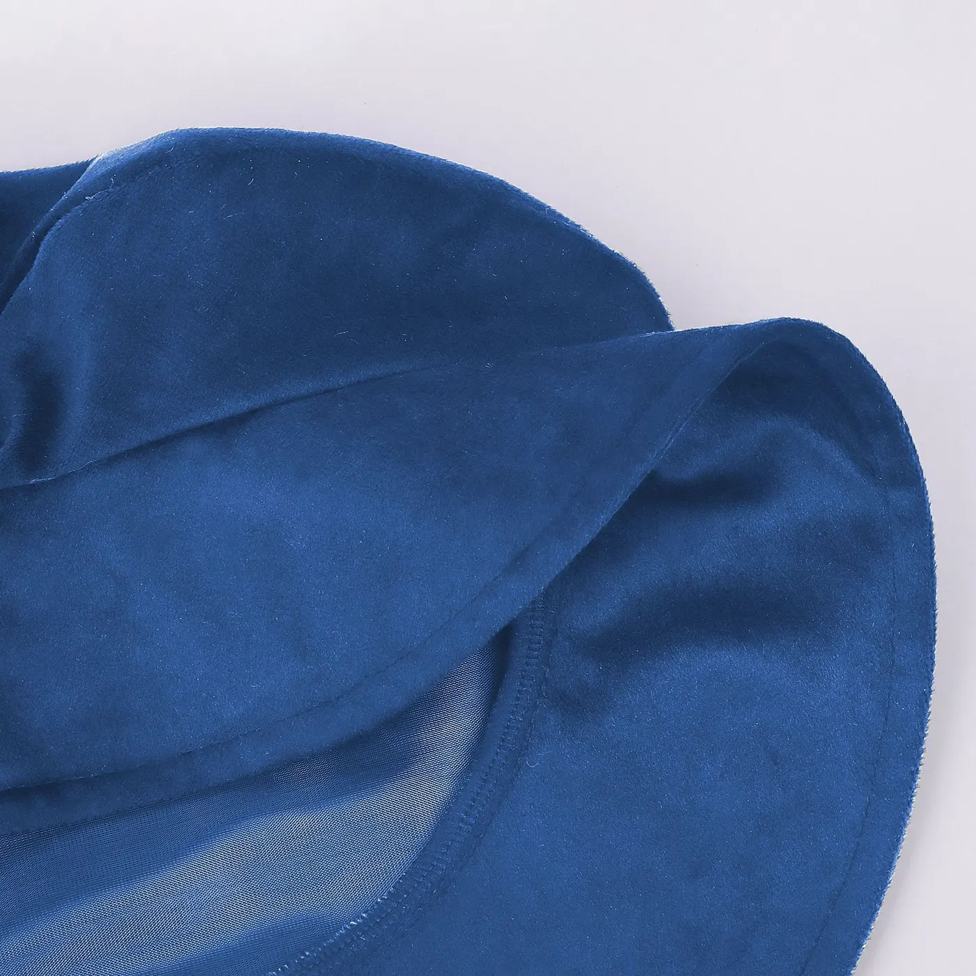 Medieval Tudor Flat-Top Faux Suede Beret Hat detail 12