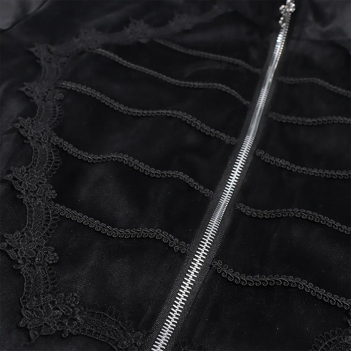 Men's Medieval Gothic Tailcoat for Halloween Vampire Cosplay detail 6