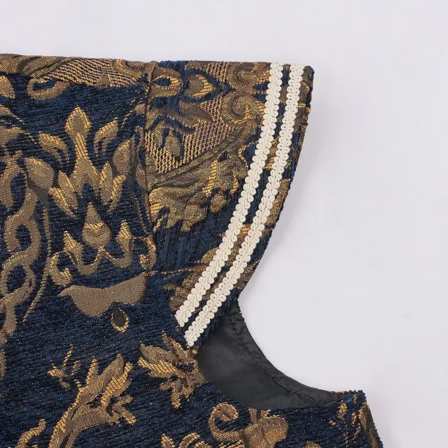 Men's Royal King Halloween Cosplay Vest and Pumpkin Pants detail 12