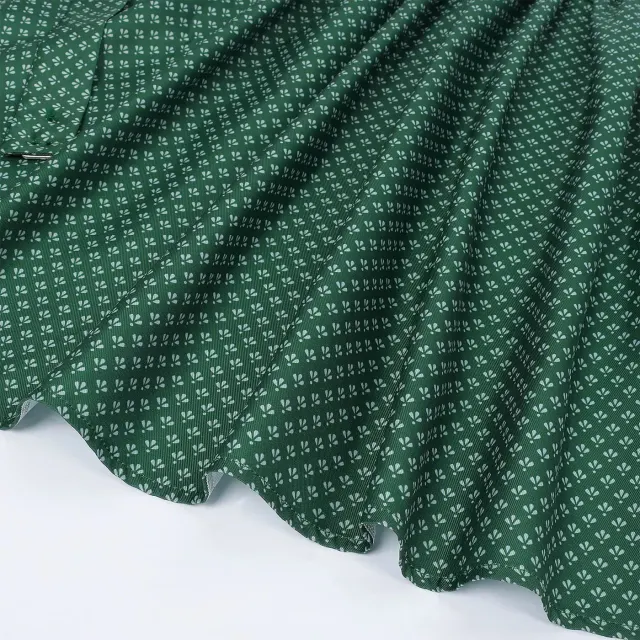 detalle de Disfraz cosplay de tres piezas para mujer con vestido de camarera de Oktoberfest y delantal de encaje 16
