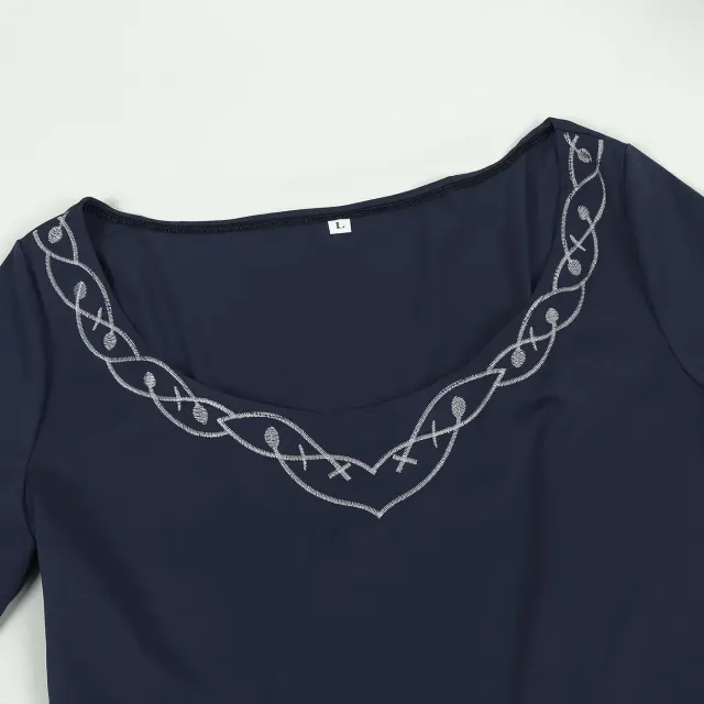 Women's Medieval Color-Block Court Dress with Flared Sleeves detail 20