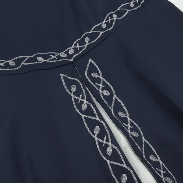 Women's Medieval Color-Block Court Dress with Flared Sleeves detail 21